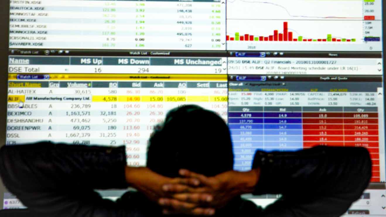 Stocks Edge Up on Bargain Hunting
